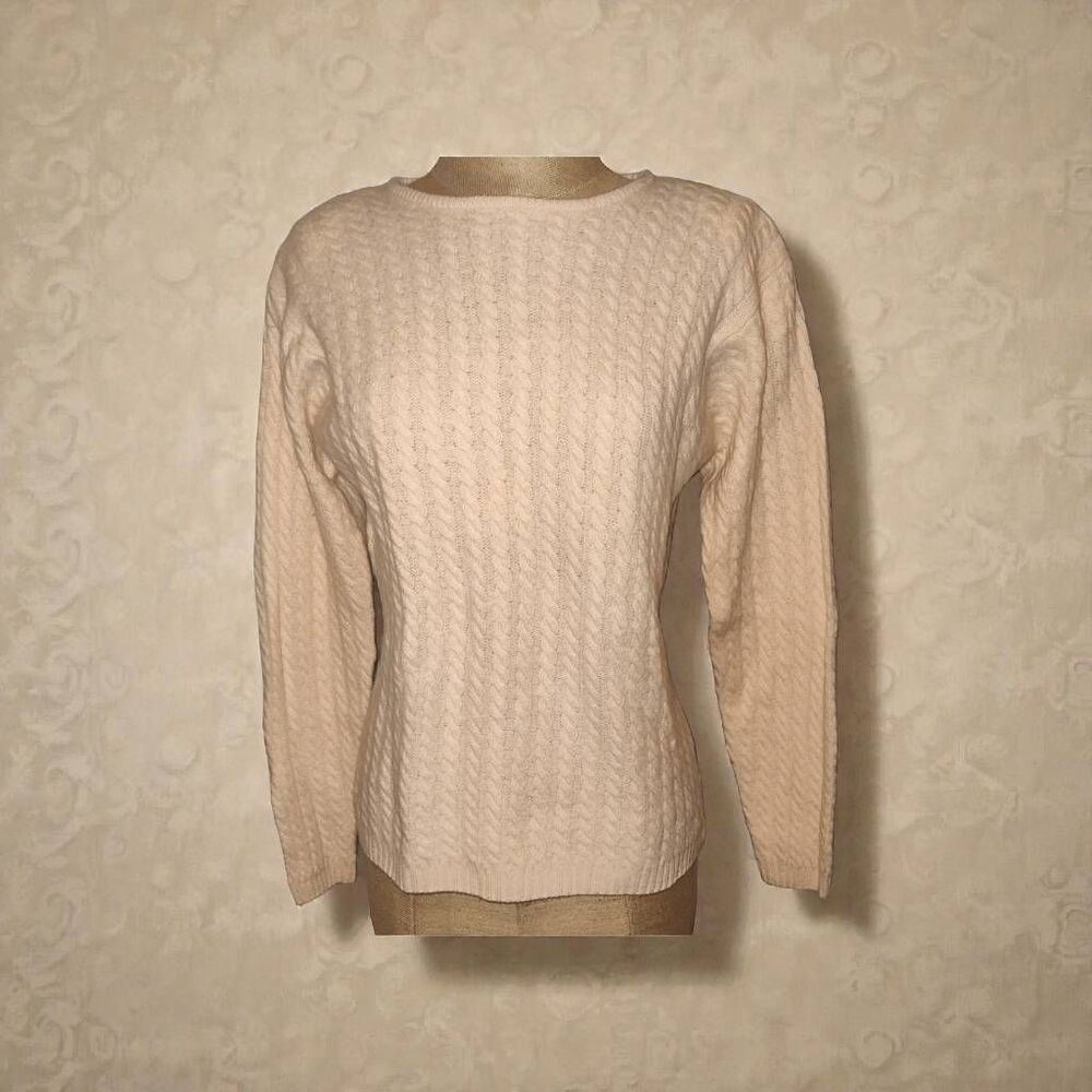 Vintage EVAN-PICONE lambswool/Angora blend Peach colored sweater. Size medium. S